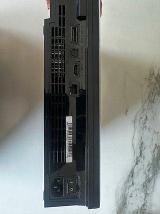 Playstation 3 (PS3) Negra - Luz Amarilla