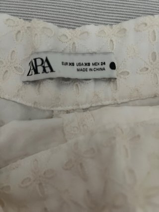 Bermuda Zara crudo bordada