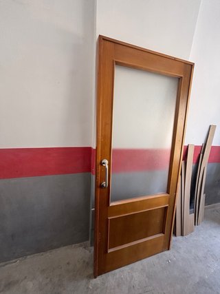 Puerta madera cristal translúcido