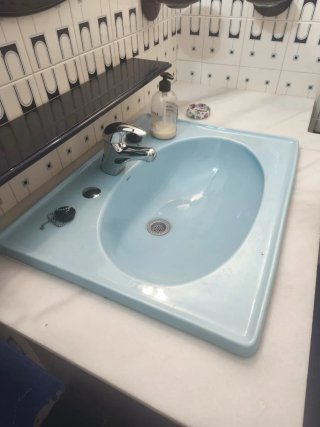 Baño vintage azul