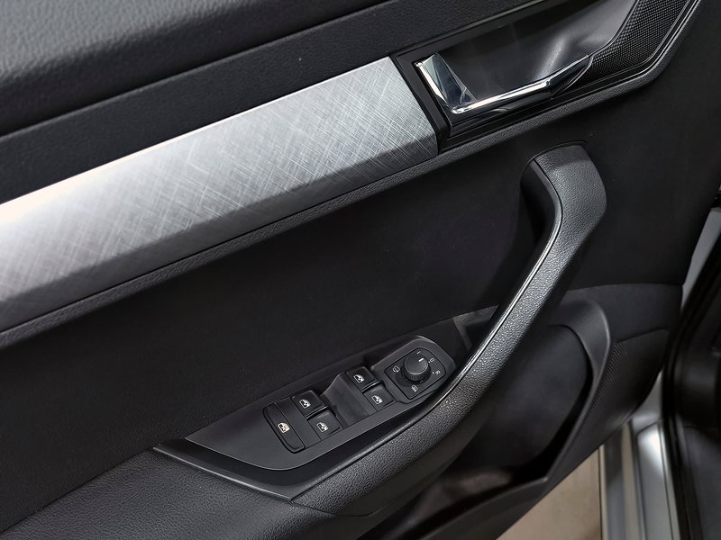 Škoda Karoq AMBITION 2.0 TDI Adblue 2022, foto 14