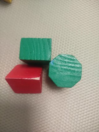Juguete de madera con formas