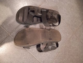 Chanclas Hombre Negras y Grises