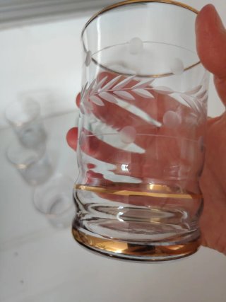 Jarra y 5 vasos cristal dorado