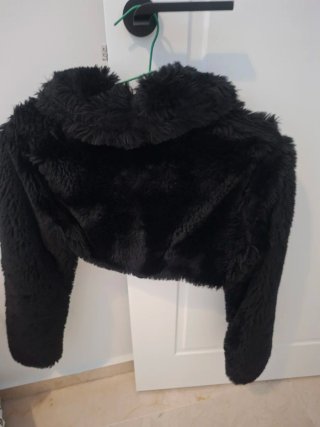 Chaqueta de pelo negra