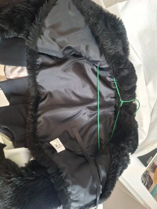 Chaqueta de pelo negra