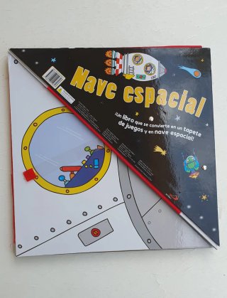 Libro combretible en nave espacial