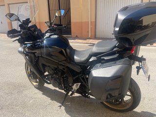 Yamaha Tracer 9 GT Negra y Dorada