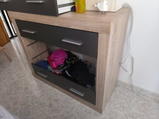 Cómoda 4 cajones (raíles rotos)