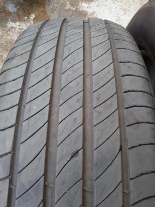 Neumáticos 215/65/17 103V MICHELIN