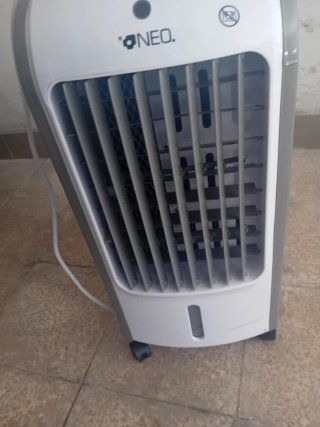 Raffrescatore NEO bianco e grigio