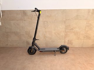 Patinete Eléctrico Xiaomi Mi Electric Scooter 1S