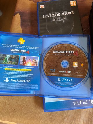 PS4 Slim + 9 Juegos + 2 Mandos