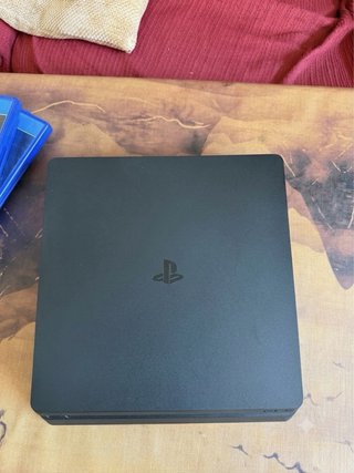PS4 Slim + 9 Juegos + 2 Mandos