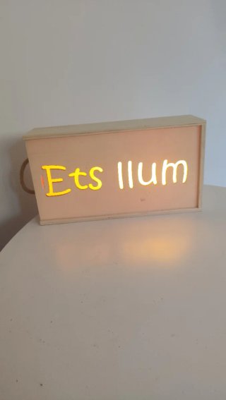 Lámpara artesanal 'Ets llum' Arrels Fundació