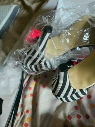 Zapatos de tacón rojos SIN ESTRENAR.