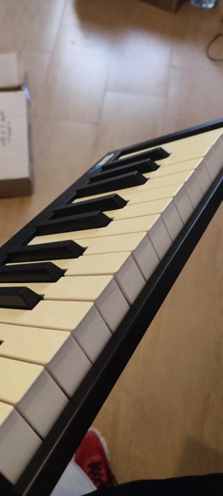 Teclado MIDI Alesis V25