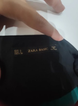 Mono verde Zara con detalles negros