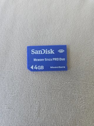 Carta di memoria SanDisk 4GB PSP PRO DUO