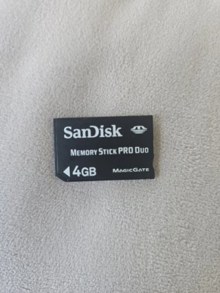 SanDisk Memory Stick PRO DUO 4GB per PSP