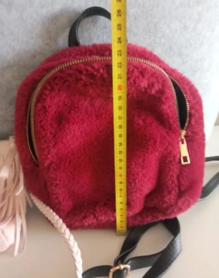 Lote 2 bolsos: rosa flecos y mochila borreguito