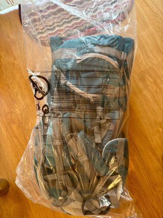 Mochila Portabebés Montaña ( NUEVO ) sin uso .