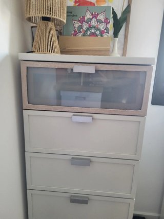 Cómoda madera. Medidas 50cmx50cmx124cm