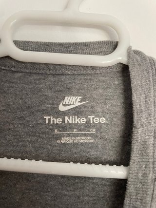 Camiseta Nike Gris Básica Talla S
