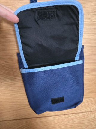 Bolso bandolera Kelme azul y multicolor
