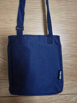 Bolso bandolera Kelme azul y multicolor