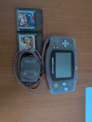 Game Boy Advance gris translúcido