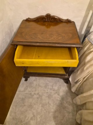 Mesita orinal antigua madera