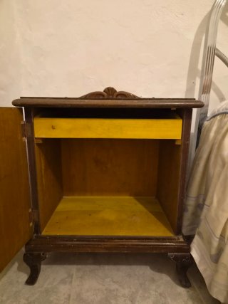 Mesita orinal antigua madera