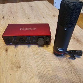 Focusrite Scarlett 2i2 4ª Gen + Micrófono Scarlett