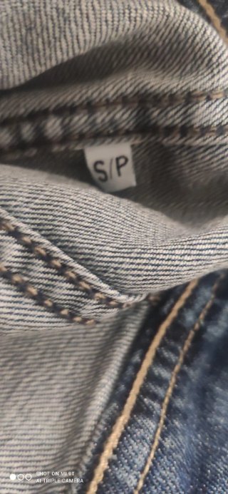 Chaqueta vaquera con adornos
