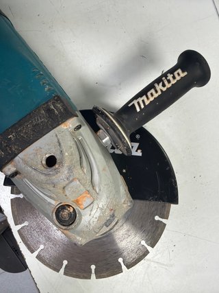 Radial Makita GA9040R
