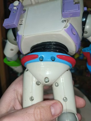 Figura con sonido Buzz Lightyear puño Lanzacohetes