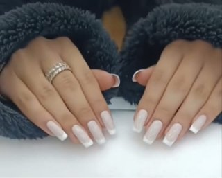 Peluquera, Esteticista y Manicurista en Barcelona
