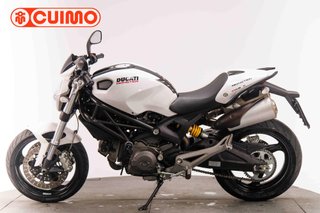 DUCATI MONSTER 696