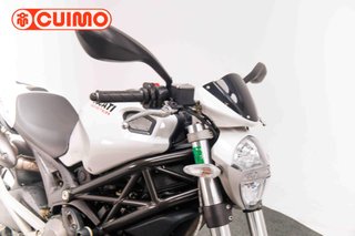 DUCATI MONSTER 696