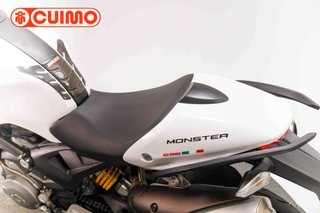 DUCATI MONSTER 696
