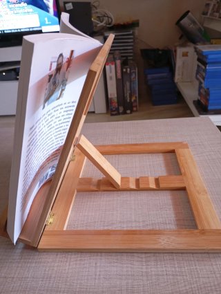 Atril de madera para libros