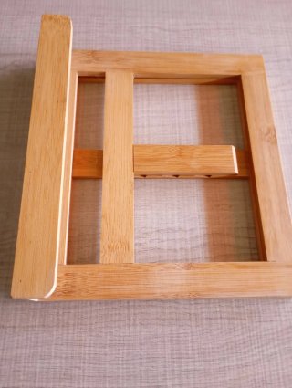 Atril de madera para libros