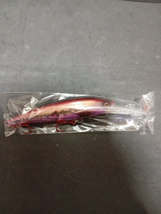 Señuelo de pesca púrpura y rojo S.T lures