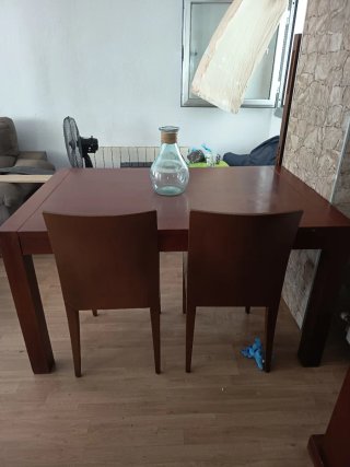 Conjunto comedor ..las 4 piezas.4 sill 2 estanter