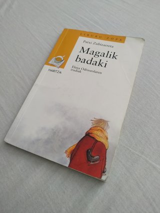 Libro de bolsillo en euskera Magalik badaki