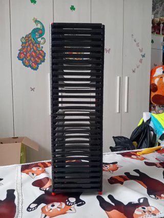 Espositore per 30 CD a colonna in plastica nera