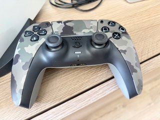 PS5 600GB + 1TB Tarjeta + Mando