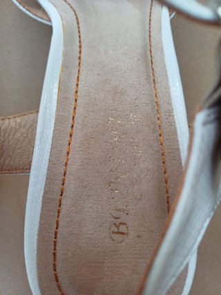 Sandalias blancas tacón grueso