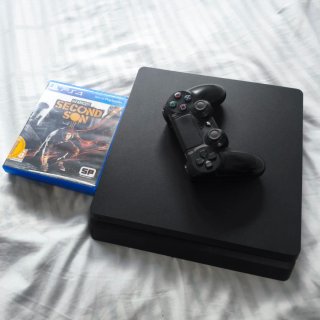 PS4 Slim 1TB + Juego Infamous Second Son